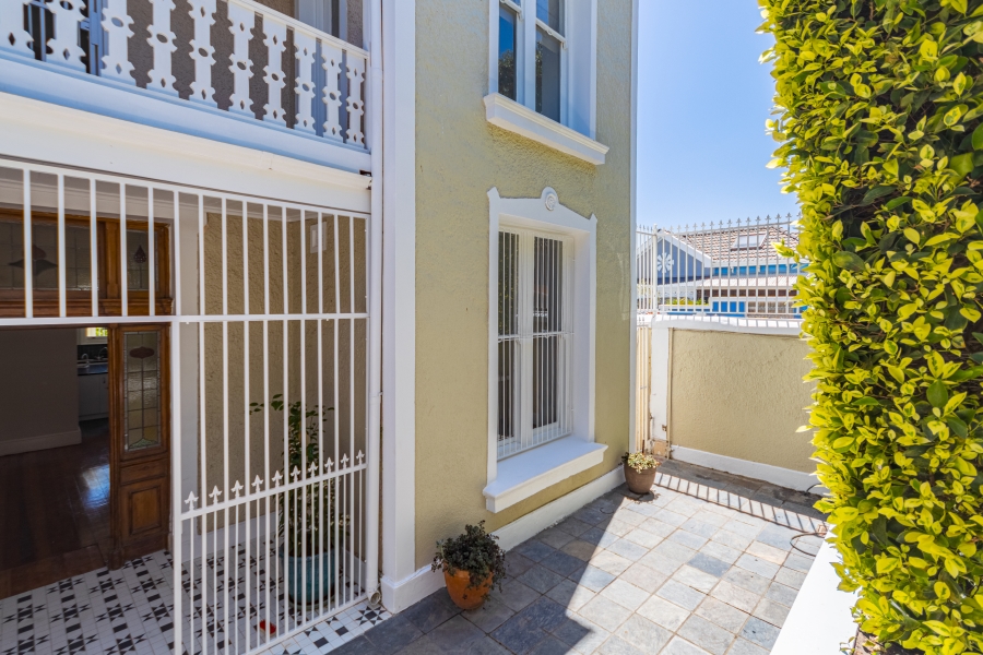 To Let 3 Bedroom Property for Rent in Green Point Western Cape